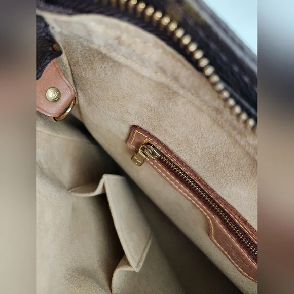 Amazing Condition! LV Monogram Looping GM Shoulder Bag. - Picture 8 of 16